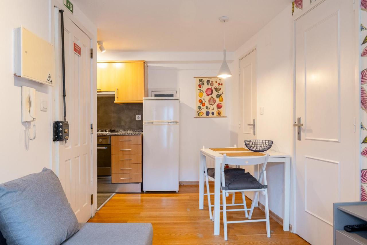 Contemporary Apartment In Chiado 3 Lisboa Eksteriør billede
