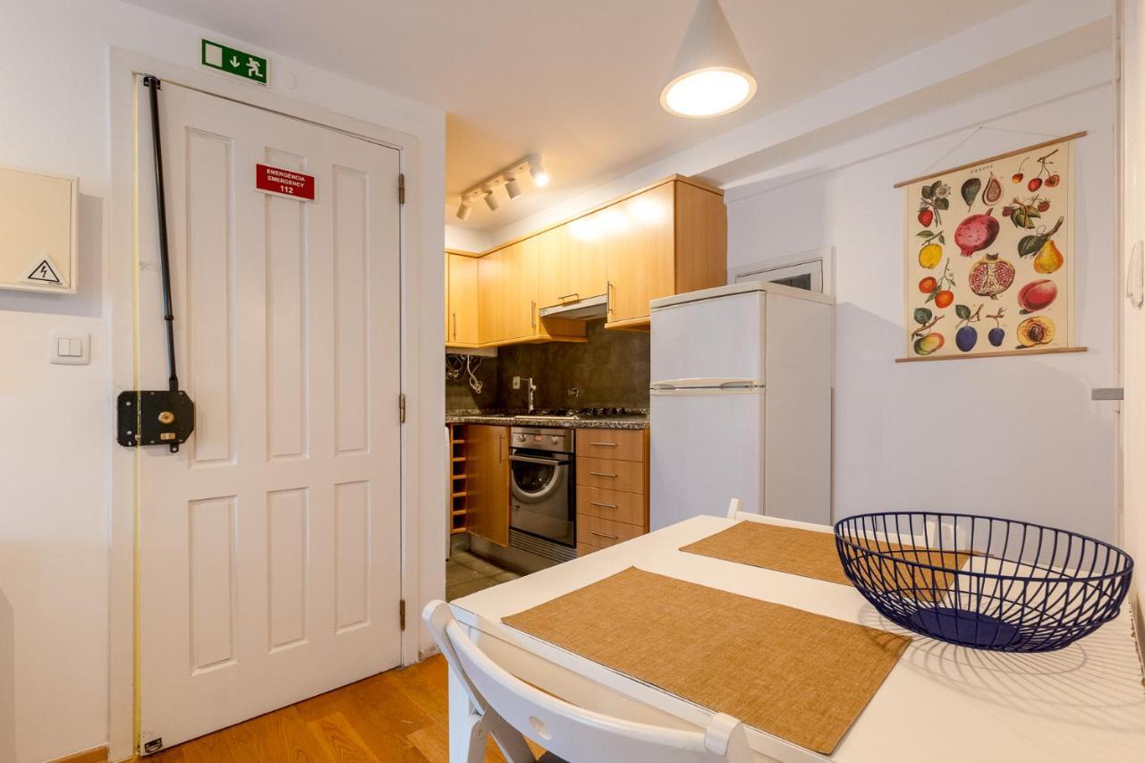 Contemporary Apartment In Chiado 3 Lisboa Eksteriør billede